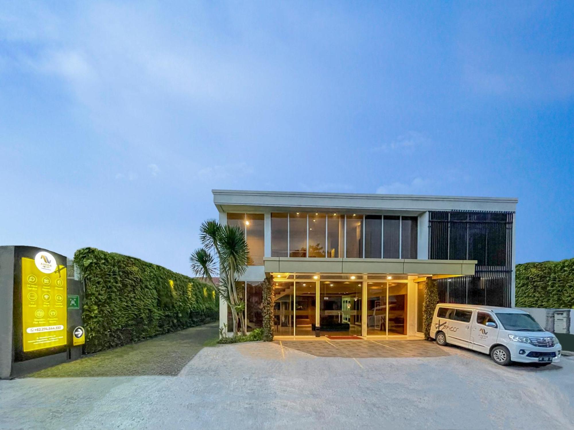 Aveon Express Hotel By Daphna International Yogyakarta Exteriör bild
