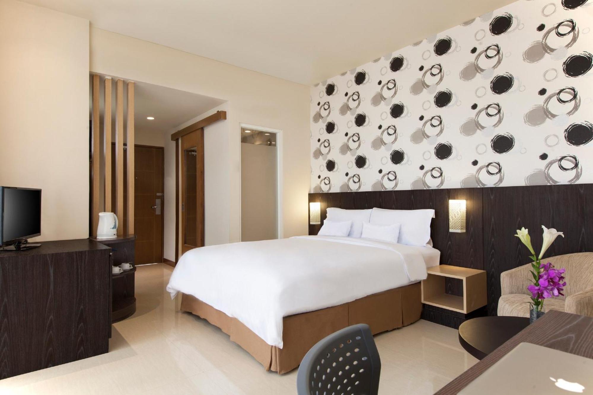 Aveon Express Hotel By Daphna International Yogyakarta Exteriör bild