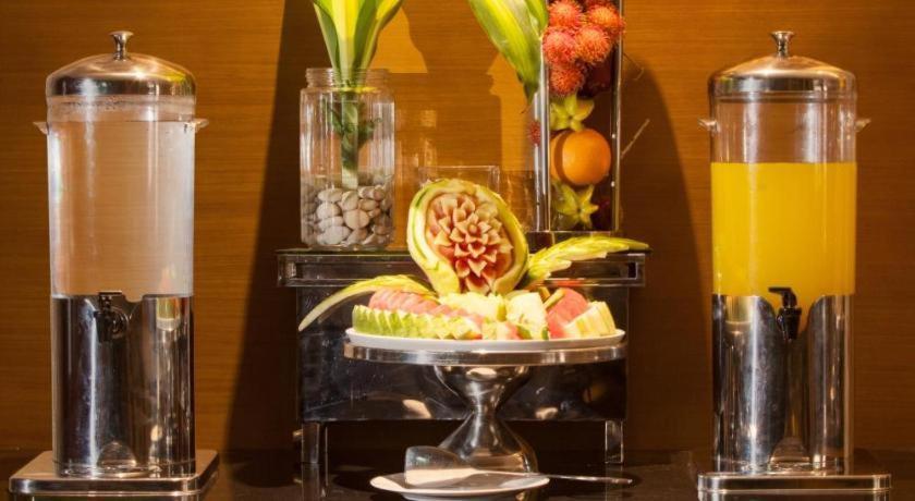 Aveon Express Hotel By Daphna International Yogyakarta Exteriör bild