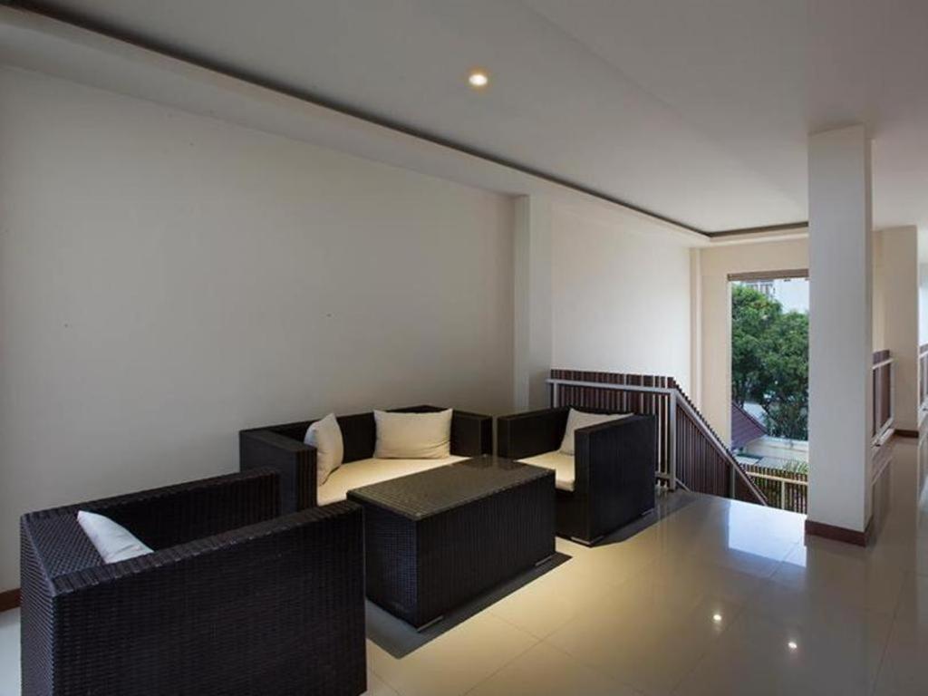 Aveon Express Hotel By Daphna International Yogyakarta Exteriör bild