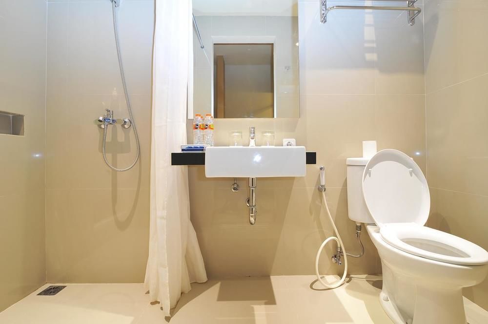 Aveon Express Hotel By Daphna International Yogyakarta Exteriör bild